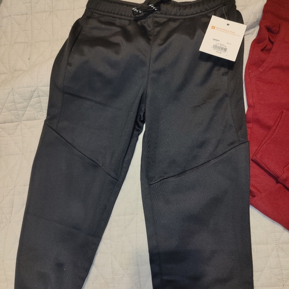 2 boys pants size 5 new with tags on its - Picture 9 of 11